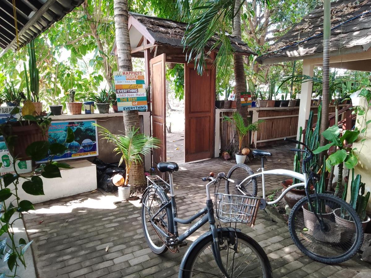 Mangga Homestay Gili Air Exteriör bild